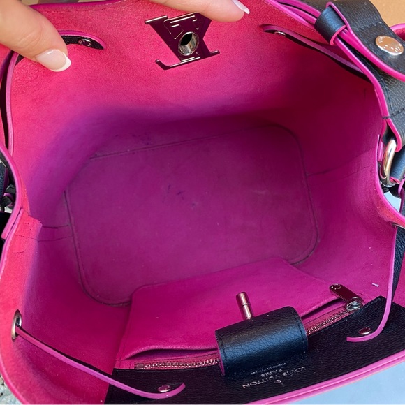 SOLD Louis Vuitton Lockme Calfskin Bucket Bag - Picture 14 of 16